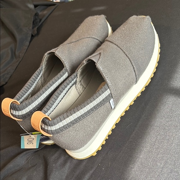 Toms Gray Slip-On Sneakers - Picture 5 of 5